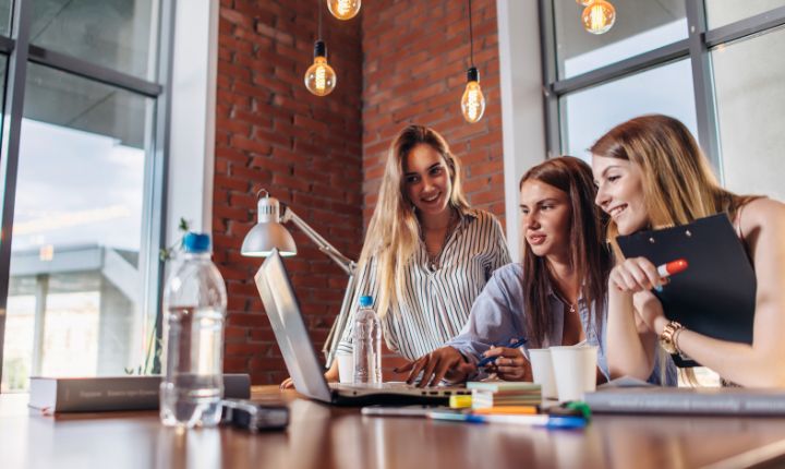 Así es She Commerce, el programa de la AMVO en pro de la equidad de mujeres en el eCommerce